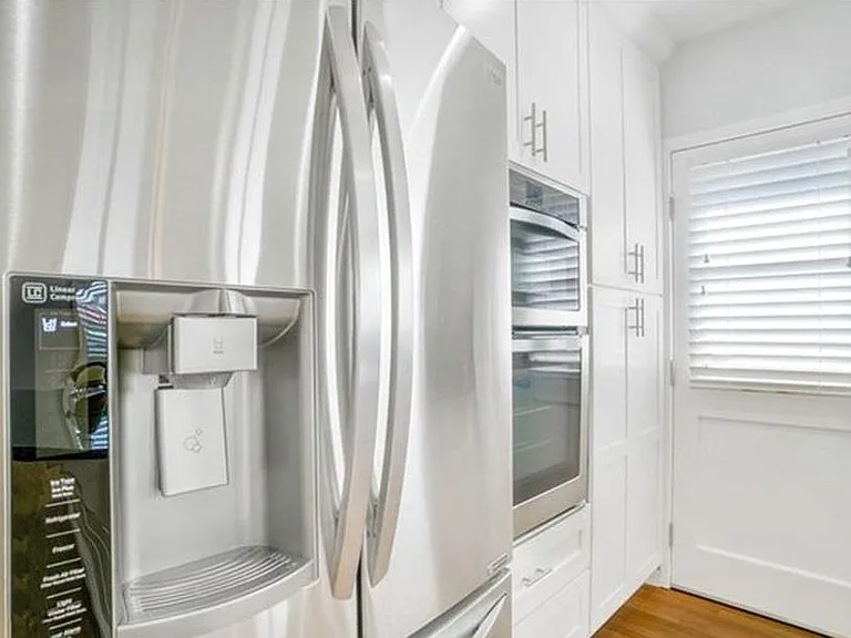 226 Avenue C — Photo 11