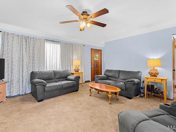 3rd image of 223 Hy Vista Dr