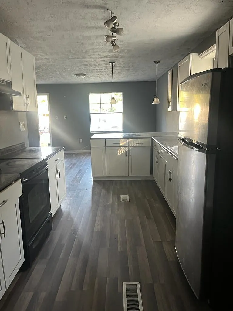 Building Photo - 2517 Corbin Pl