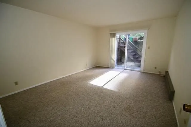 2 bed, 1289 sqft, $6,795 — Photo 2