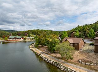 33 Cantwell Ln BUILDING 67-33, Reeds Spring, MO 65737