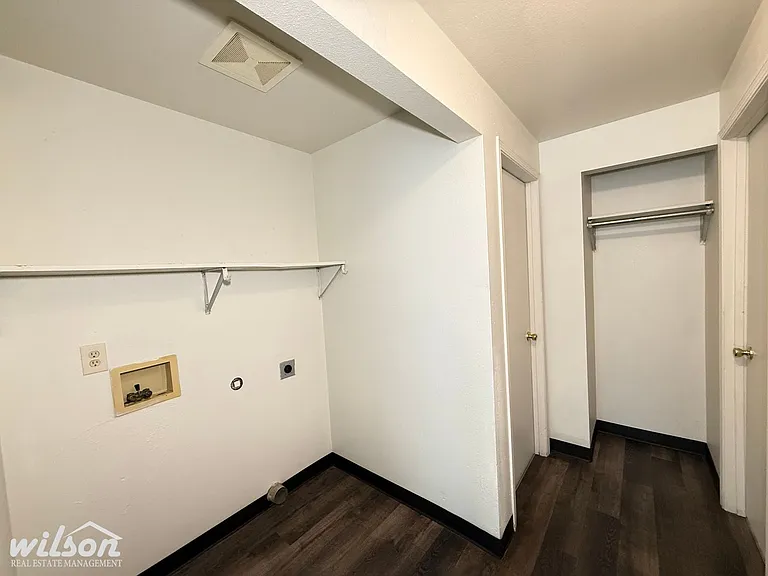 1101 Willow St — Photo 8
