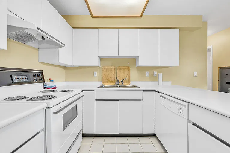 1 bed, 1.0 bath, 700 sqft, $1,700 — Photo 3