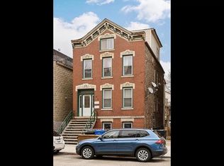 907 N Racine Ave #3, Chicago, IL 60642