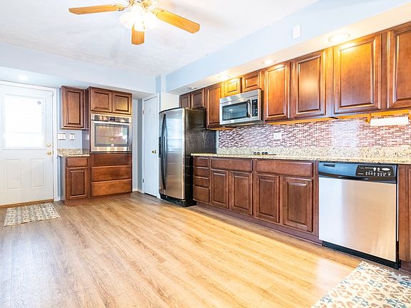 5th image of 815 Central Dr