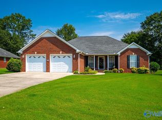 701 Sherry St NE, Hartselle, AL 35640