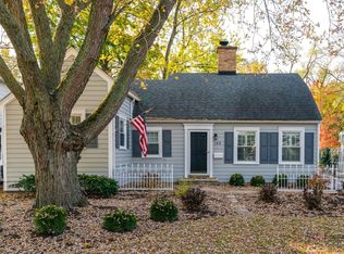 149 Coolidge Ave, Libertyville, IL 60048