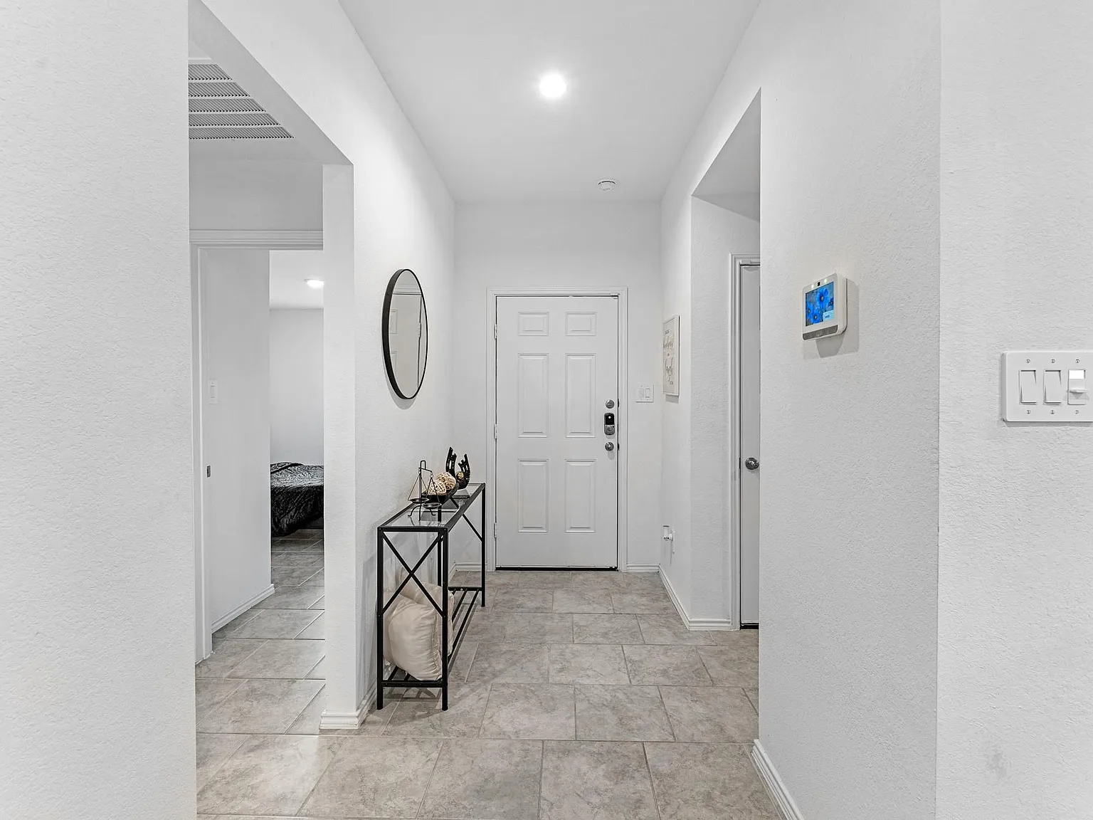 3 bed, 2.0 bath, 1448 sqft, $2,300 — Photo 4