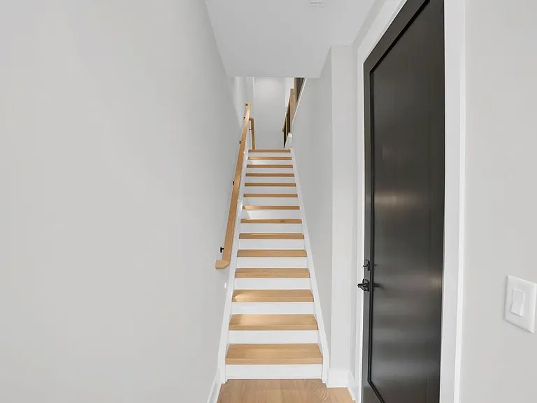142 Mattoon St — Photo 3