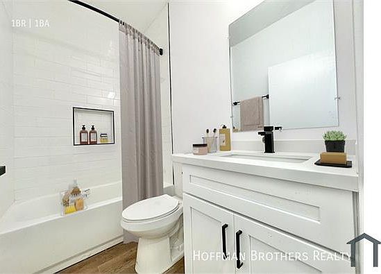 1st image of 1412 W 10th Pl APT 6