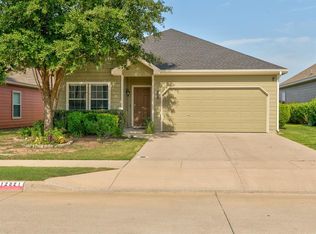12321 Hunters Crossing Ln, Burleson, TX 76028