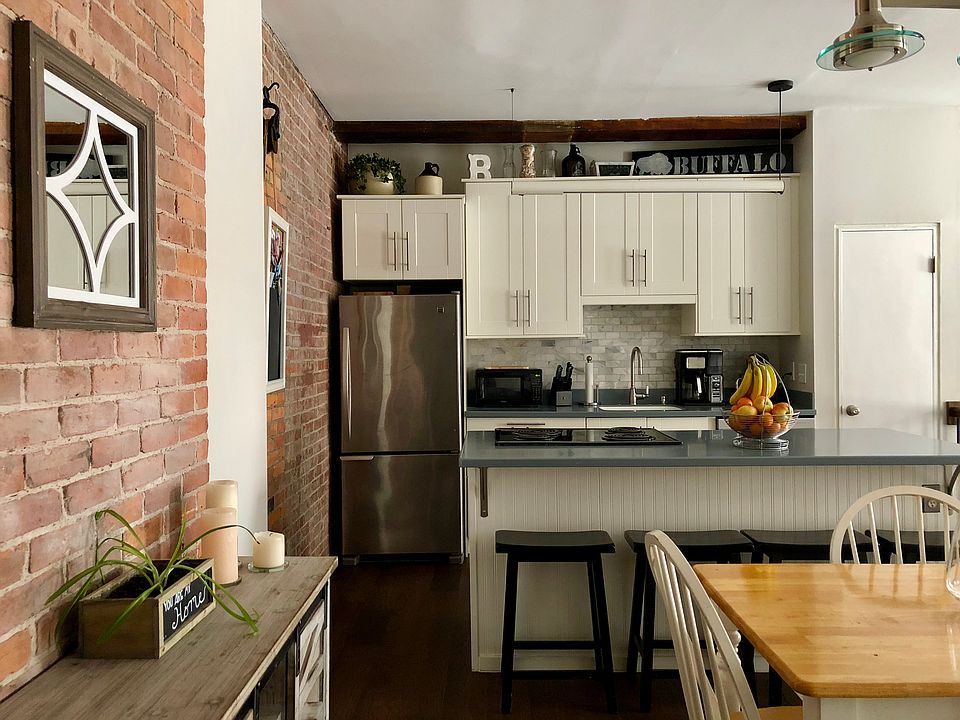 1st image of 125 Edward St APT 1A