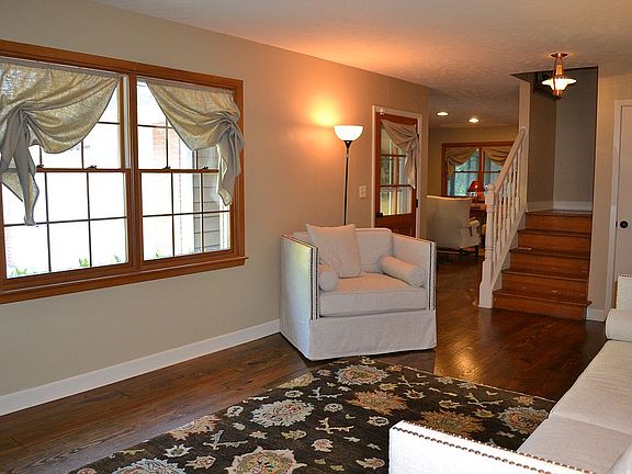 5th image of 3111 Loveland Dr