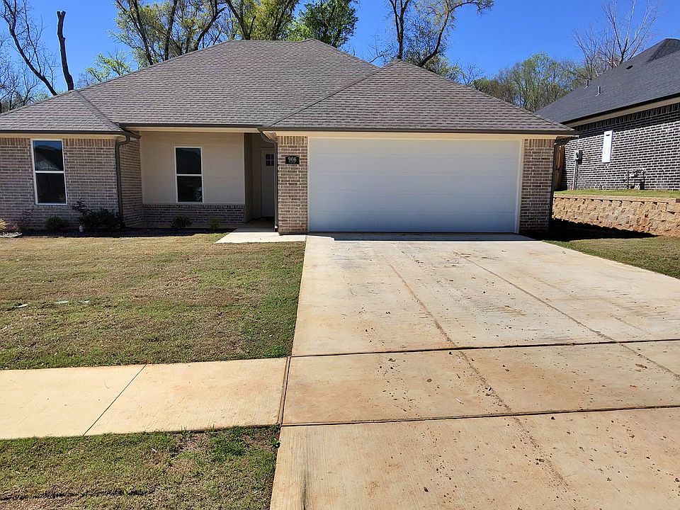 1st image of 906 Alex Dr