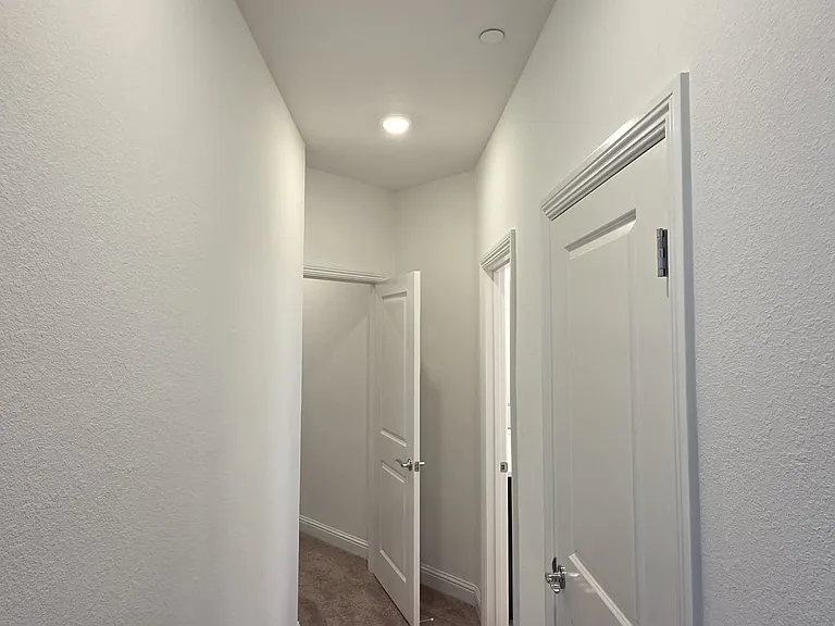 1505 Harvard Way — Photo 6
