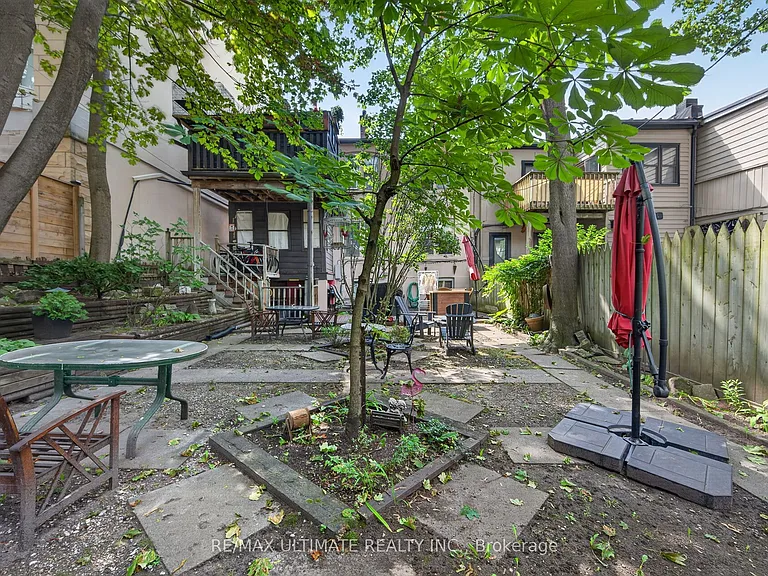 2360 Queen St E #3 — Photo 22