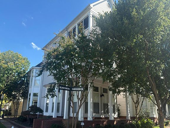 2nd image of 1012 Island Park Dr