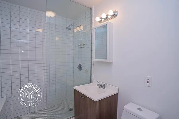 Rented by MySpaceNYC | media 19