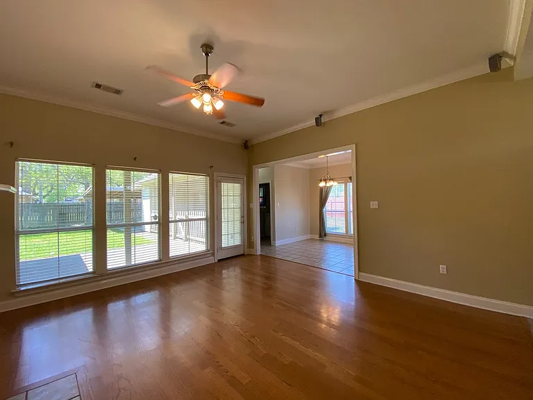 413 Lake Worth Dr — Photo 4