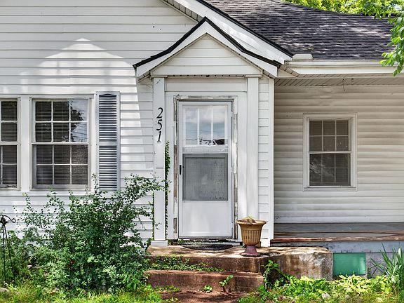 5th image of 251 Forbes Ave