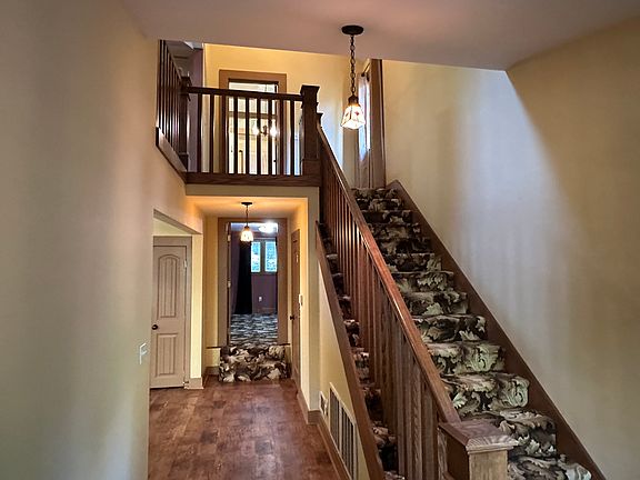 5th image of 39777 Valley Of The Falls Dr