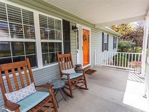 4th image of 51 Pin Oak Ct