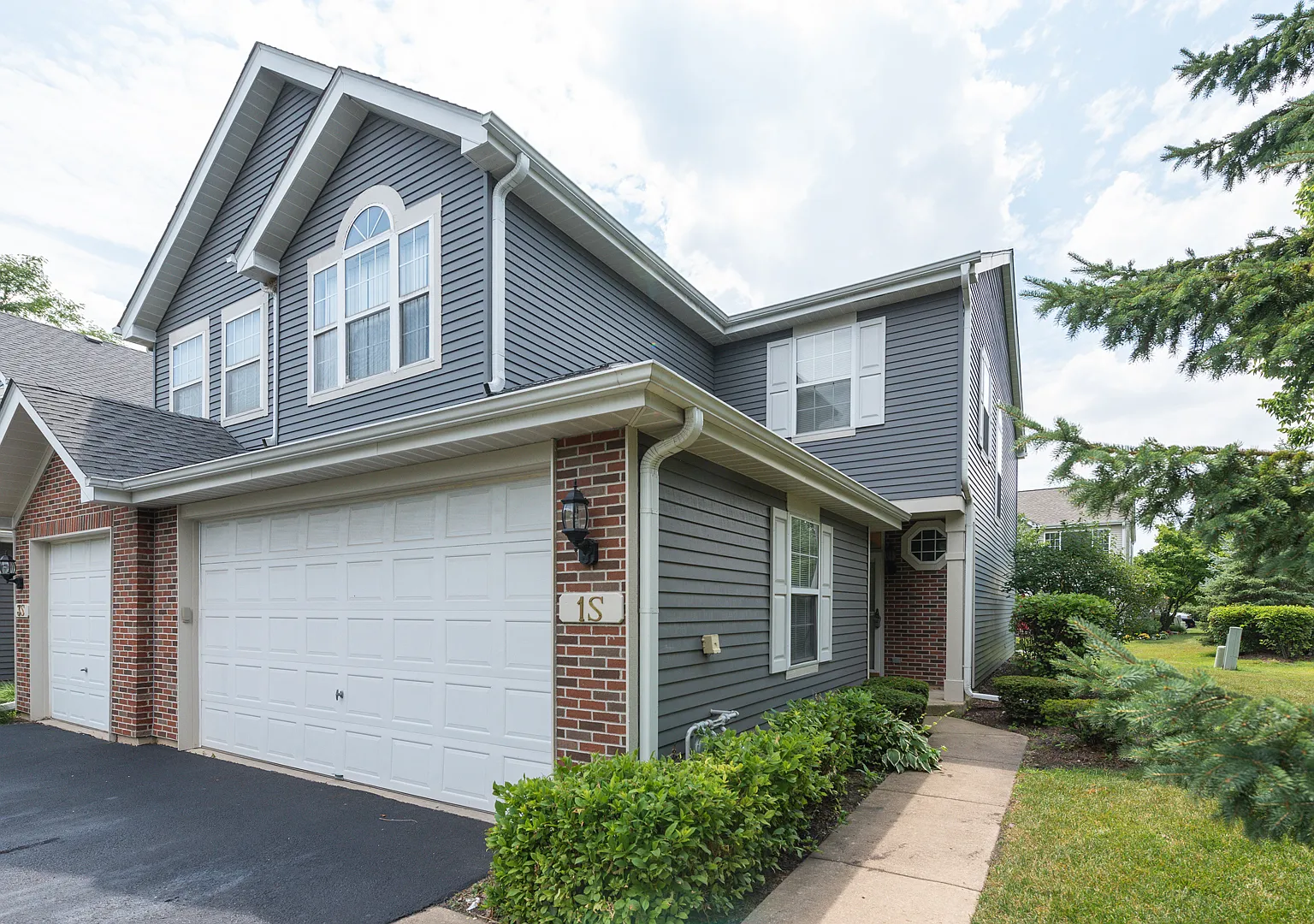 3 bed, 2.5 bath, 1466 sqft, $2,600 — Photo 1