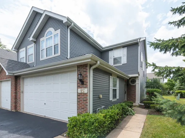 1 S Oakhurst Dr, Aurora, IL 60504