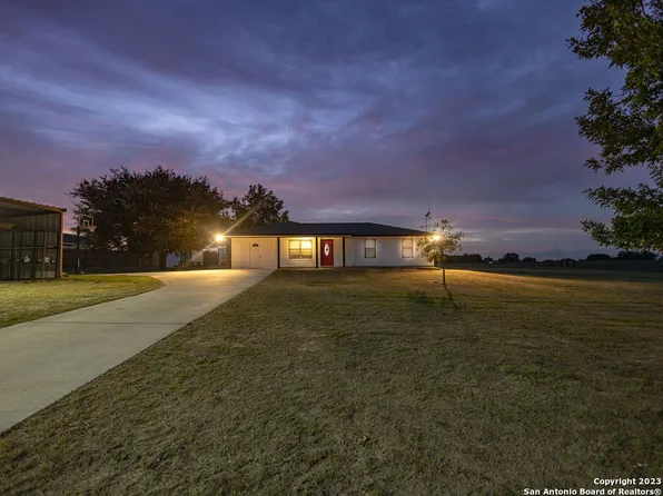 122 RANCH COUNTRY DR, La Vernia, TX 78121