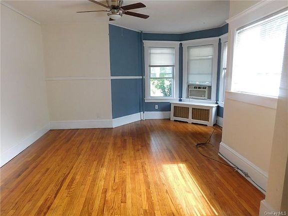 4th image of 84 Grand Ave Floor 1