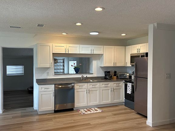 2nd image of 1117 SE 5th St