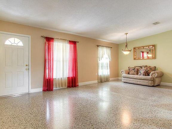 5th image of 6016 N Olive Ave