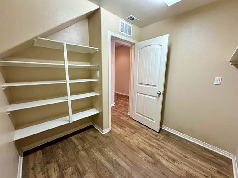 34726 Yellow Root St — Photo 28