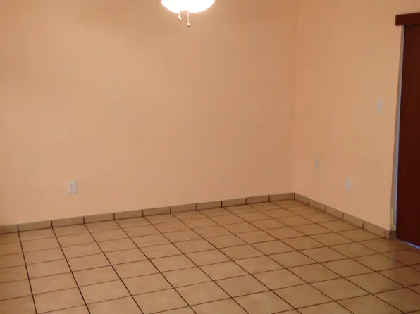 7100 W 2nd Ln, Hialeah, FL 33014
