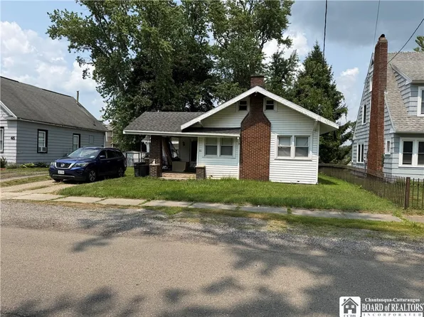 30 W Duquesne St, Celoron, NY 14720
