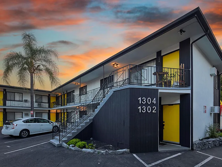 1300 W Olive Ave #C-B — Photo 40