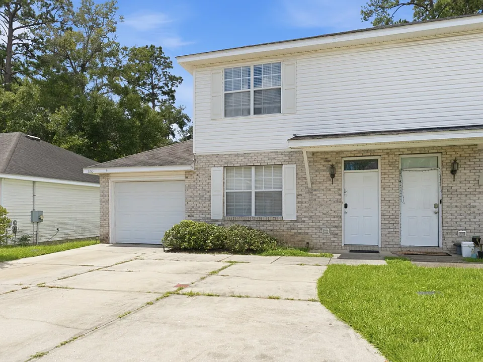 1660 Corey Wood Cir