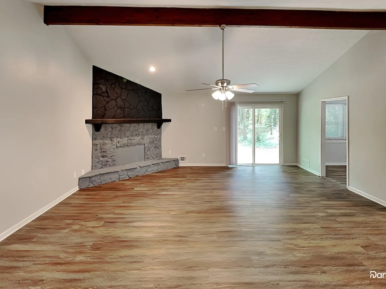 3 bed, 2.0 bath, 1768 sqft, $1,795 — Photo 4