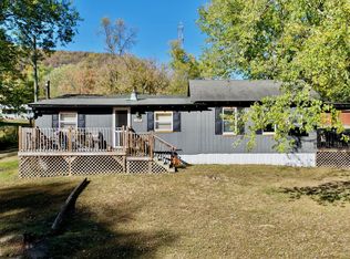 283 South Dr, Alderson, WV 24910