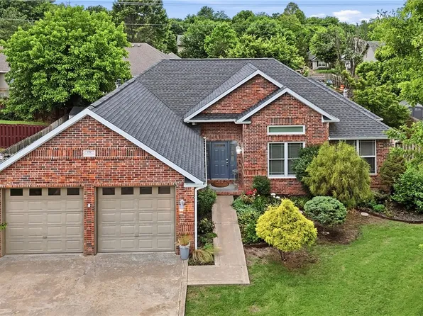 1787 N Colony Way, Fayetteville, AR 72704