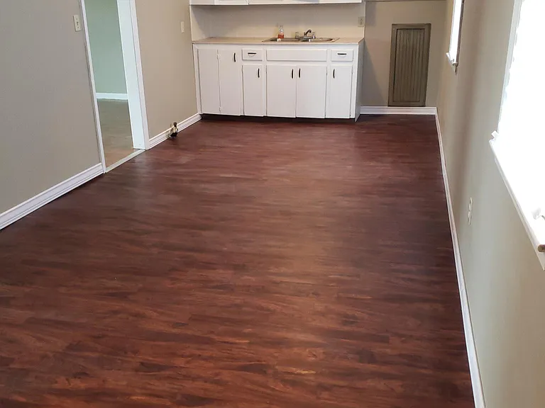 1102 N Glendale St — Photo 3