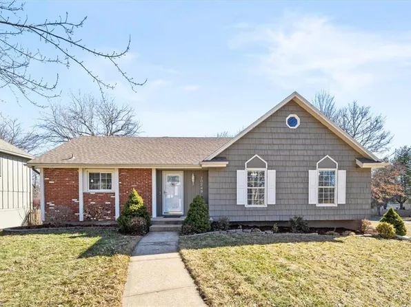 10249 Caenen Dr, Lenexa, KS 66215