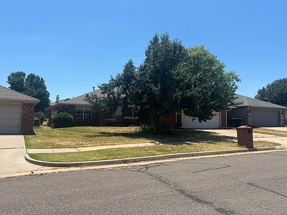 3rd image of 2732 NW 163rd St