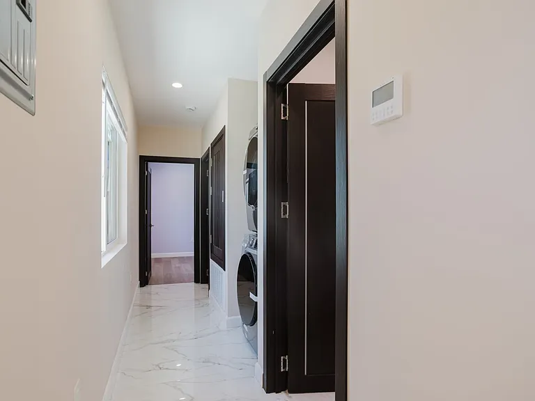 6550 Beeman Ave — Photo 14