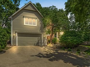 1128 Dubs Ct, Lawrence, KS 66049