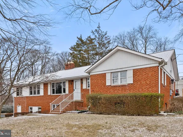 5801 Lane Dr, Alexandria, VA 22310