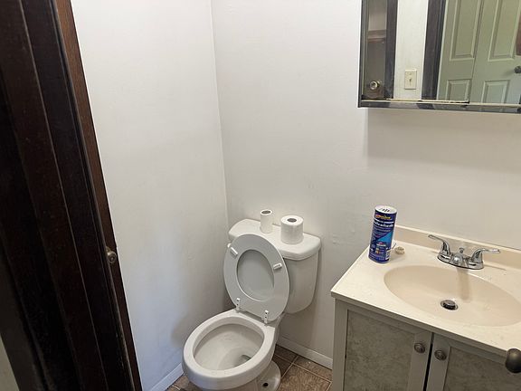 4th image of 106 Turner Dr