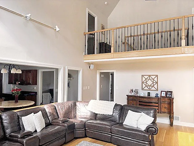 120 Marlboro Dr — Photo 5