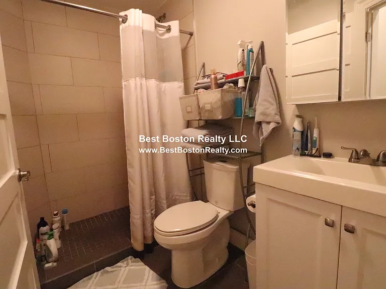 33 Portsmouth St #1R — Photo 5