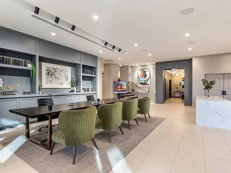AMLI at Uptown — Photo 25